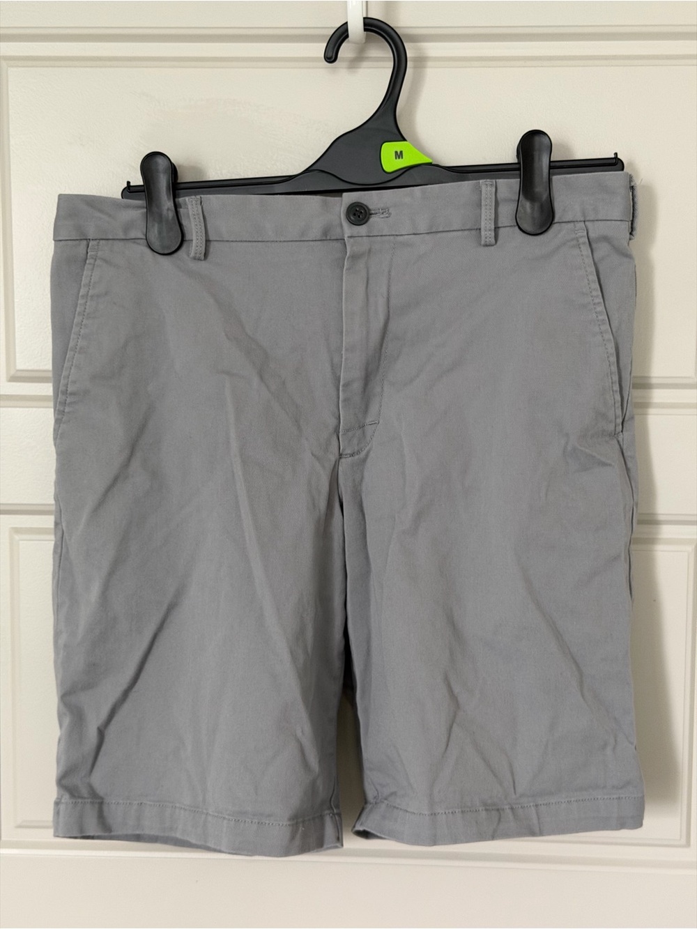IZOD Men's Saltwater Flat Front Chino Shorts Heather Gray Stretch Size 32